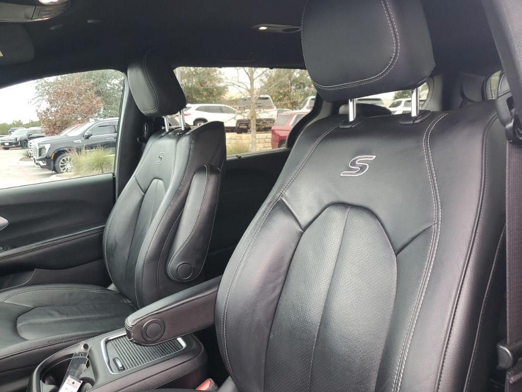 Used Car 2020 Chrysler Pacifica  Touring L Plus For Sale Under $25,000 In Austin, Texas