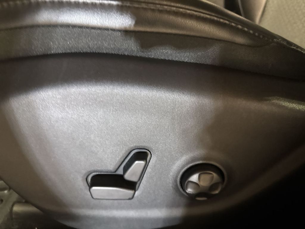 used 2019 Jeep Cherokee car, priced at $16,702