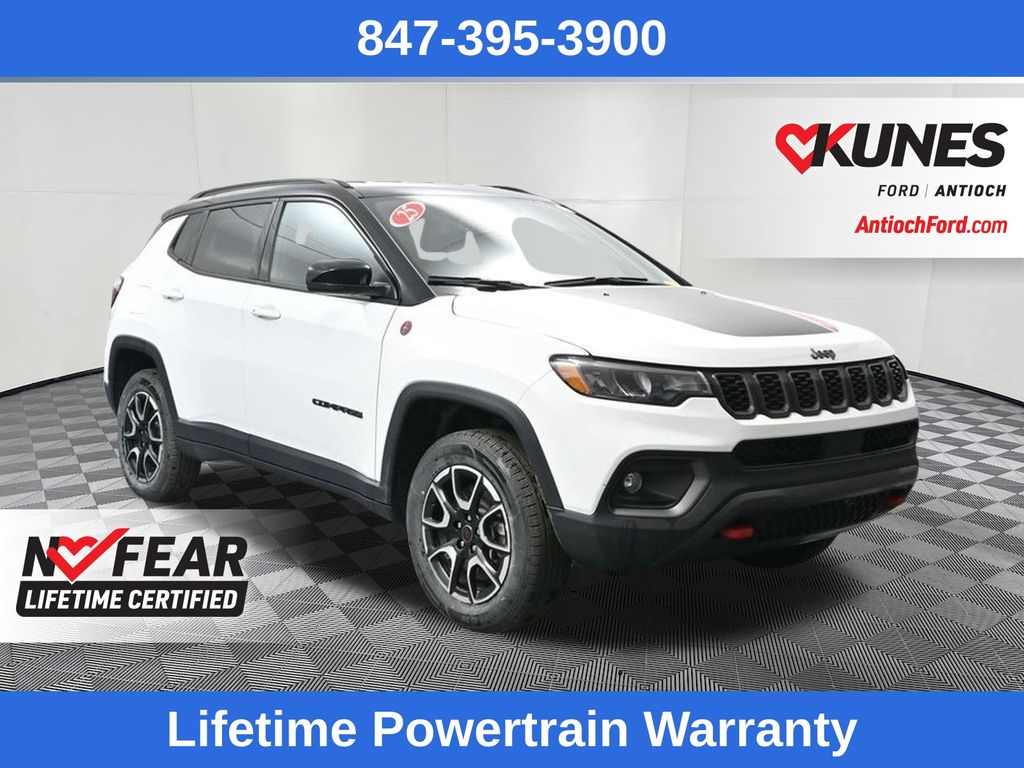 Bright White Clearcoat 2025 Jeep Compass SUV / Crossover Four-Wheel Drive 8-Speed Automatic