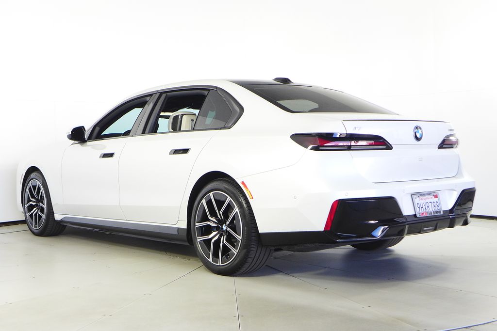 Thumbnail: 2023 BMW i7 - 9