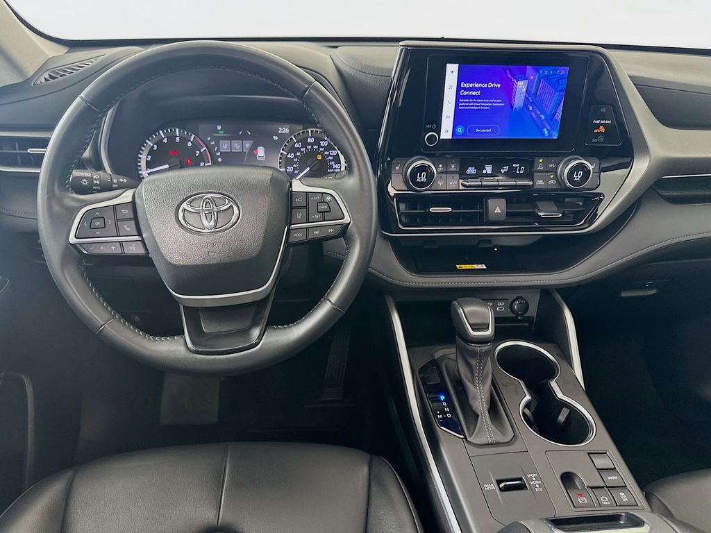 Thumbnail: 2024 Toyota Highlander - 23