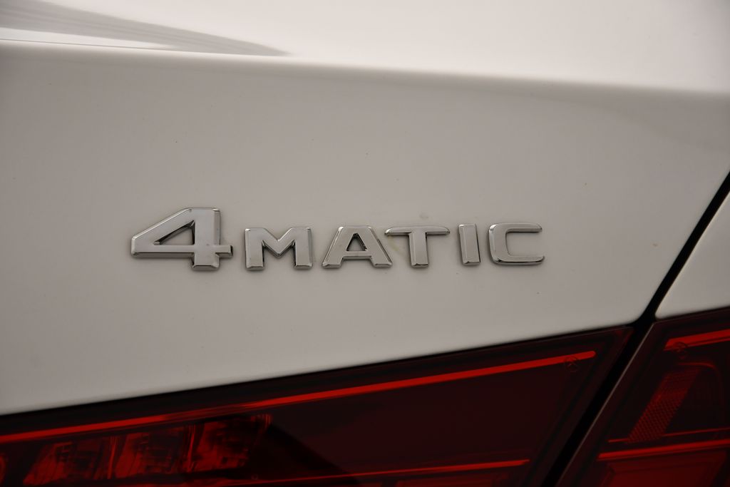 Thumbnail: 2025 Mercedes-Benz C-Class - 10