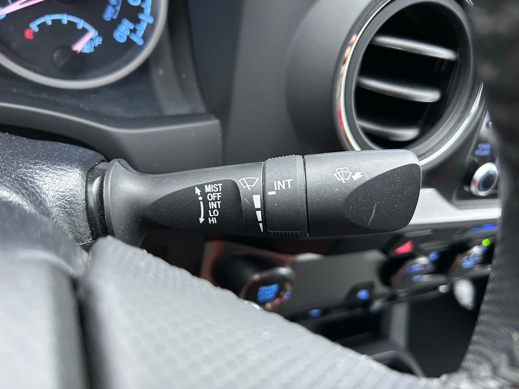 Thumbnail: 2023 Toyota Tacoma - 21