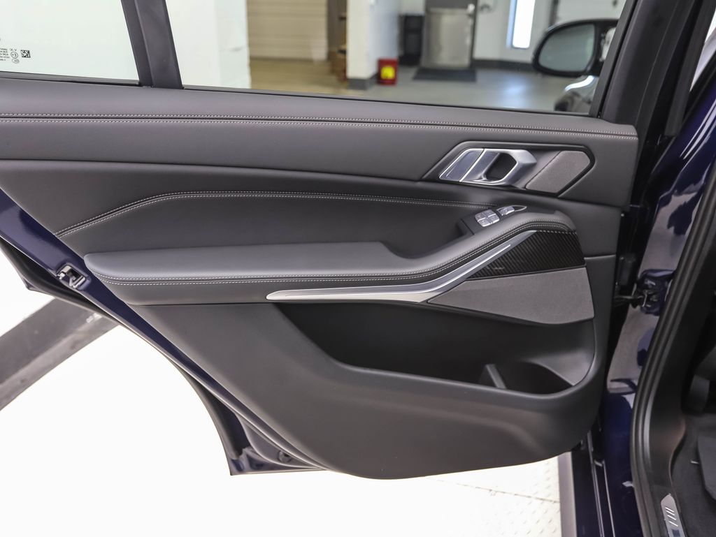 Thumbnail: 2025 BMW X7 - 19