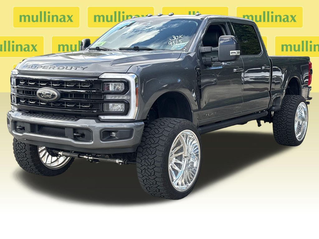 Used 2024  Ford Lariat image 15