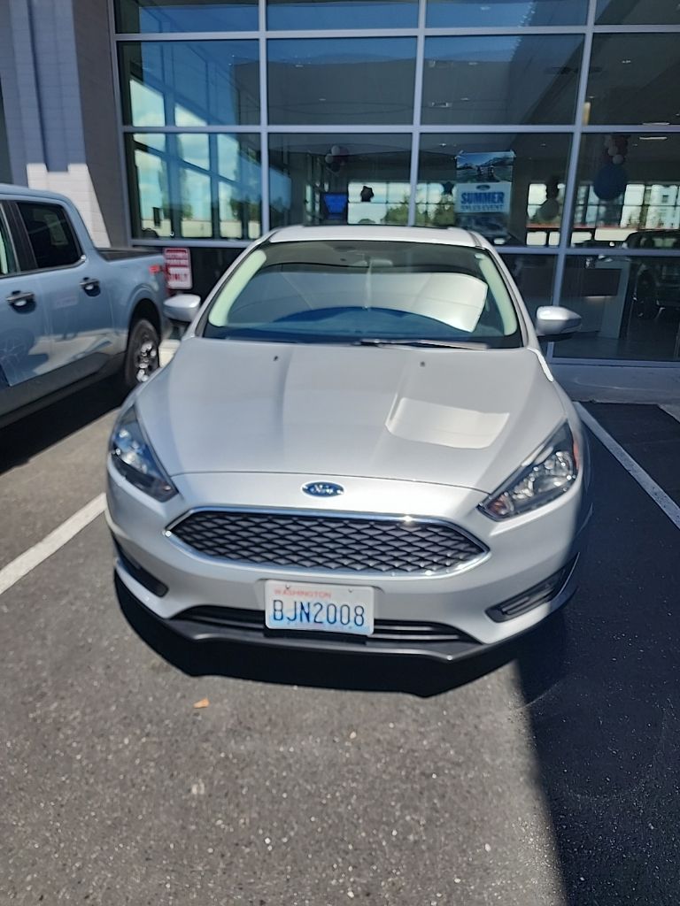 Ingot Silver Metallic 2018 Ford Focus Hatchback Front-Wheel Drive 6-Speed Automatic