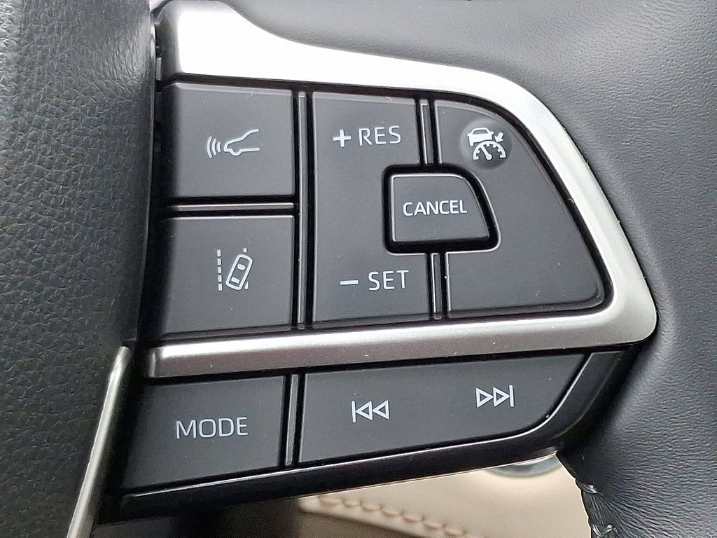 2022 Toyota Highlander XLE 23