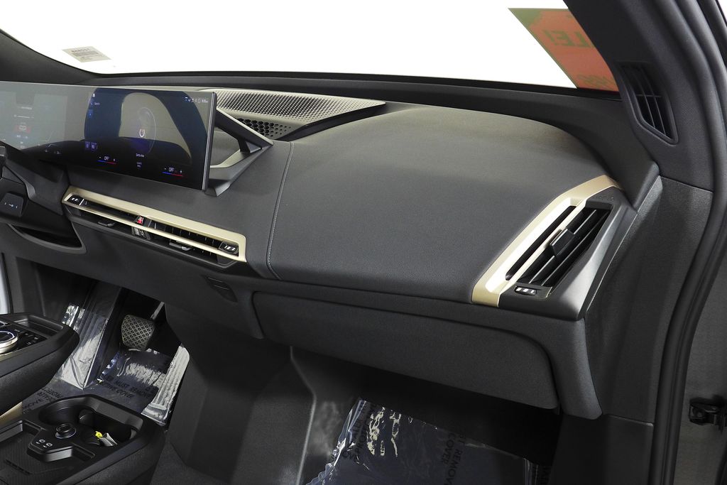 Thumbnail: 2023 BMW iX - 13