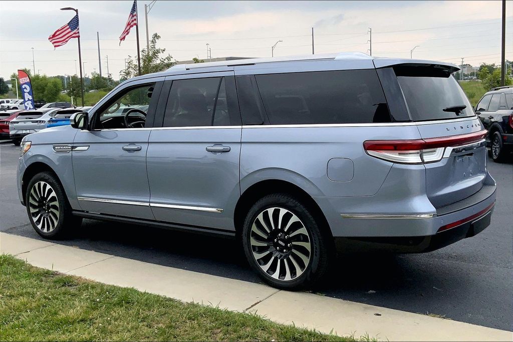 Used 2024 Lincoln Navigator Black Label L with VIN 5LMJJ3TG6REL00193 for sale in Kansas City