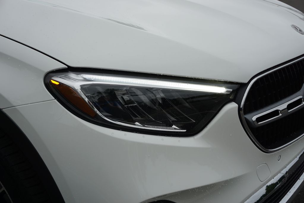 Thumbnail: 2026 Mercedes-Benz GLC - 10