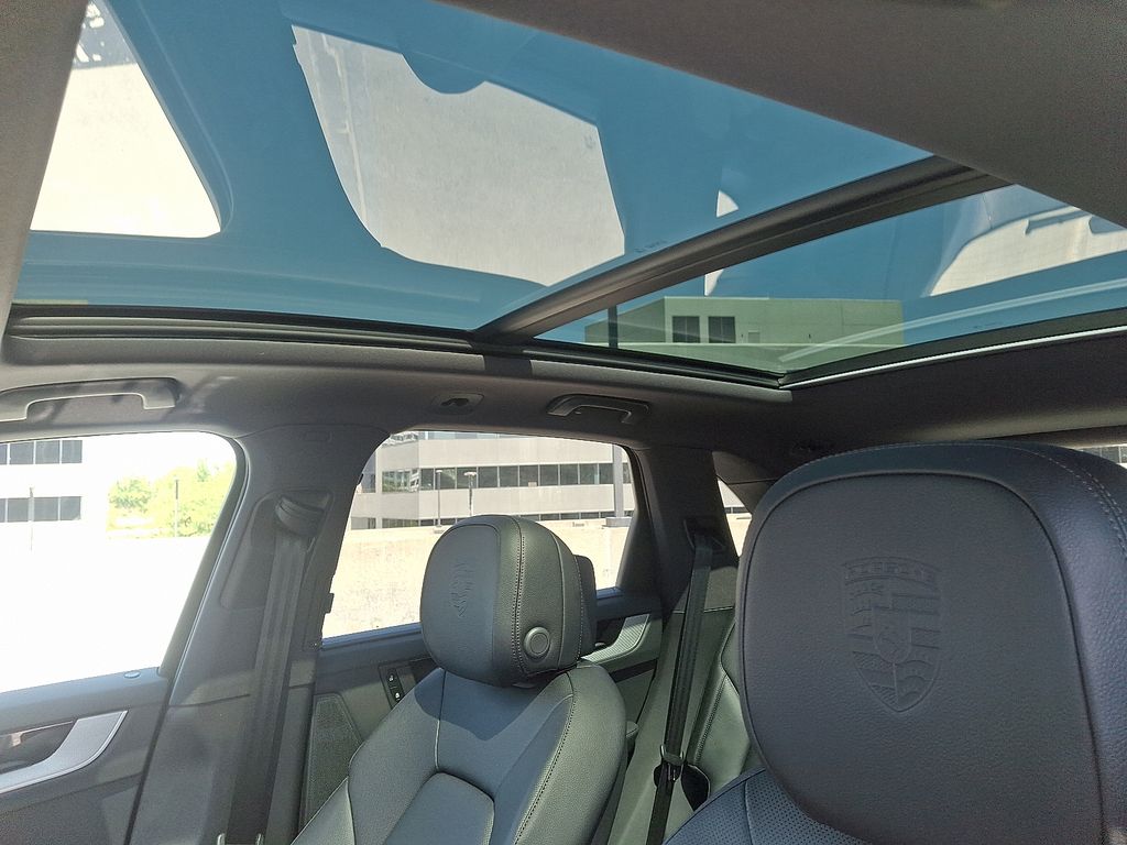 Thumbnail: 2026 Porsche Cayenne - 16