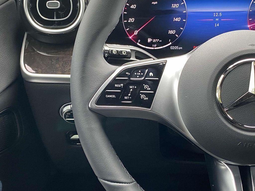 Thumbnail: 2024 Mercedes-Benz GLC - 19