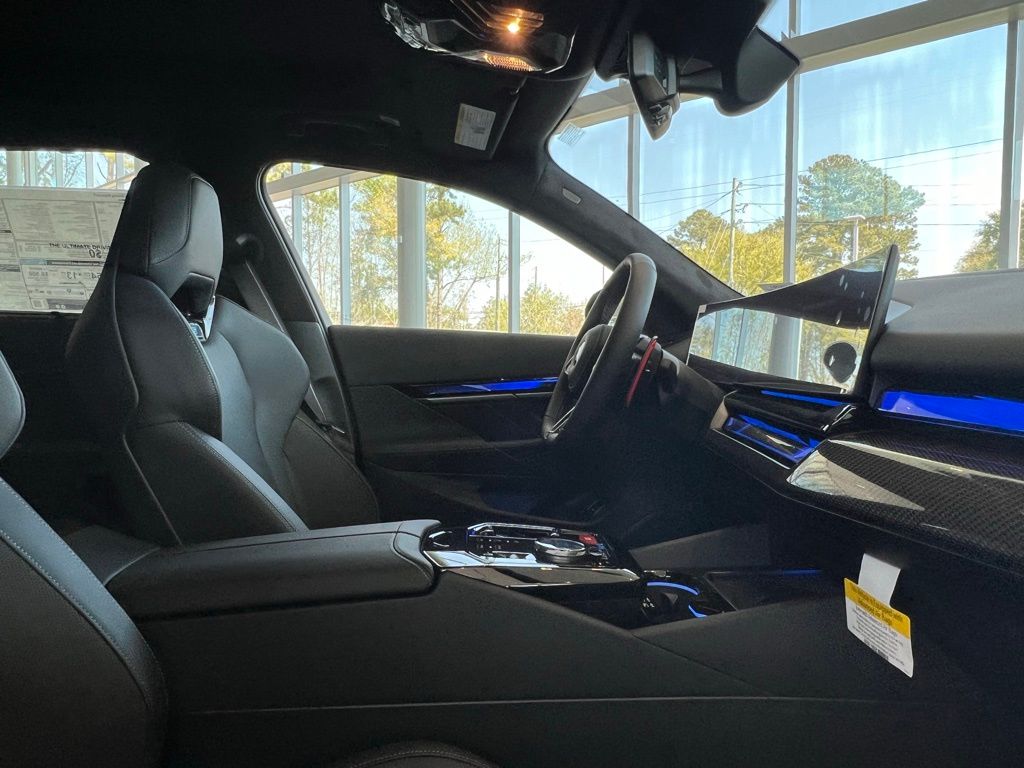 Thumbnail: 2026 BMW M5 - 6