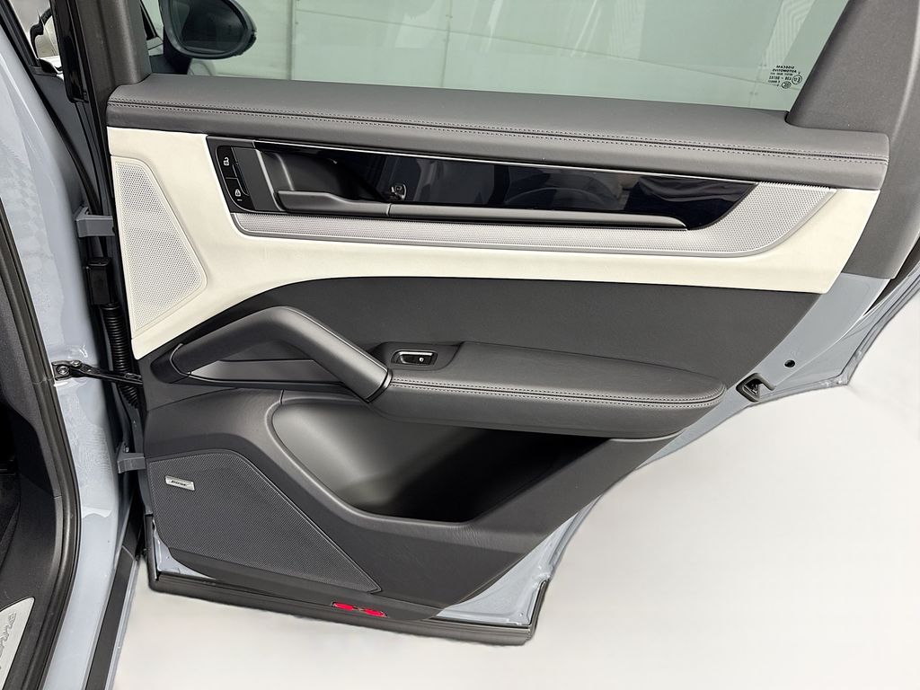 Thumbnail: 2026 Porsche Cayenne - 28