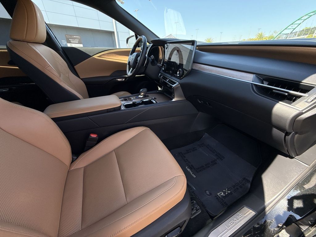 Thumbnail: 2025 Lexus RX - 15