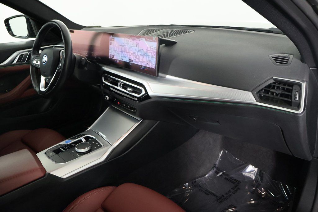 Thumbnail: 2023 BMW i4 - 9