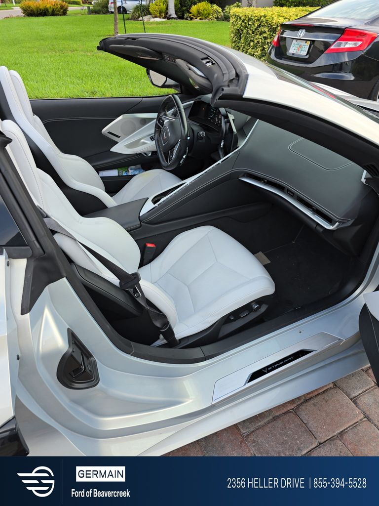 Used 2021 Silver Chevrolet Stingray image 7
