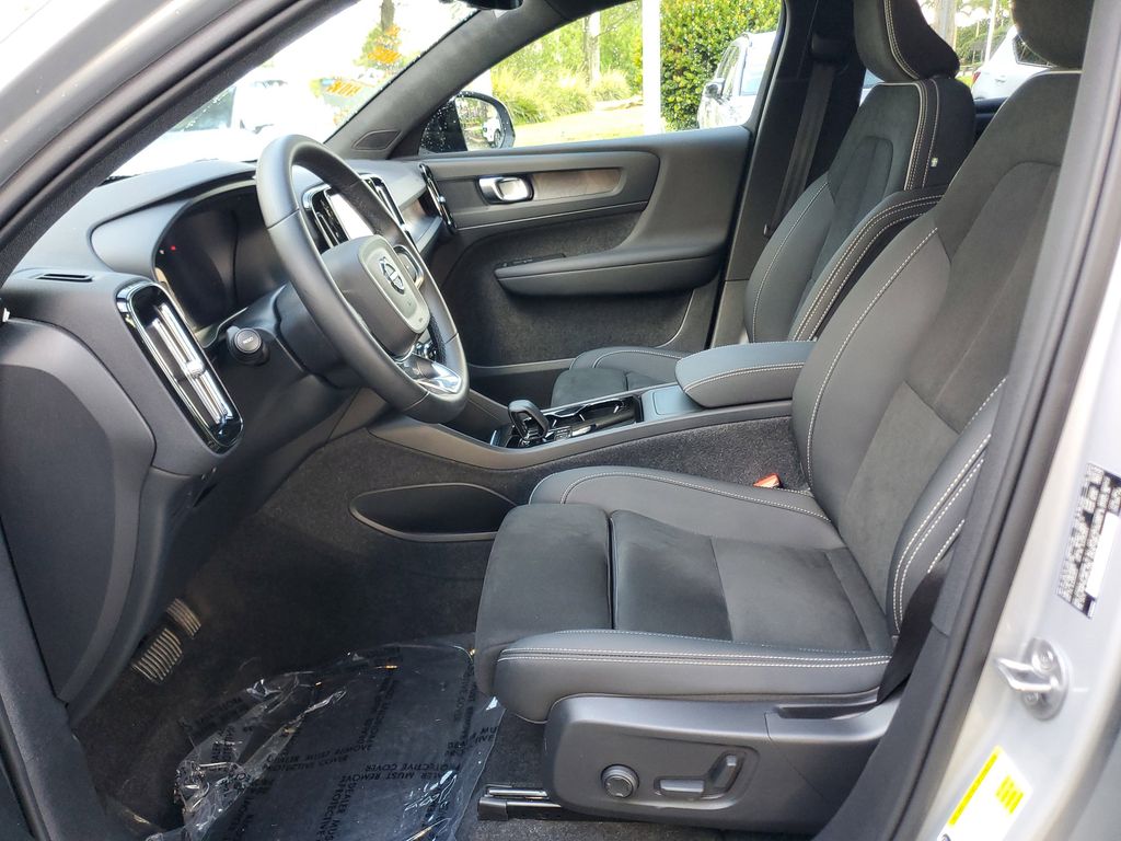 used 2023 Volvo C40 Recharge Pure Electric car, priced at $24,695