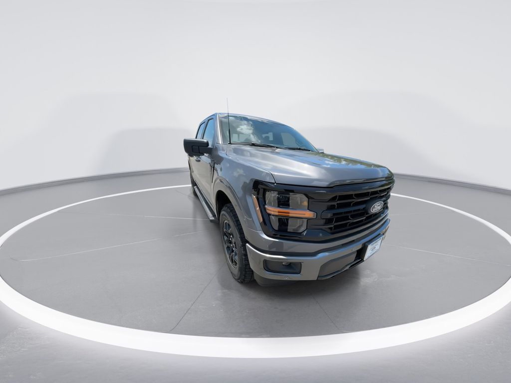New 2026 Carbonized Gray Metallic Ford XLT image 3