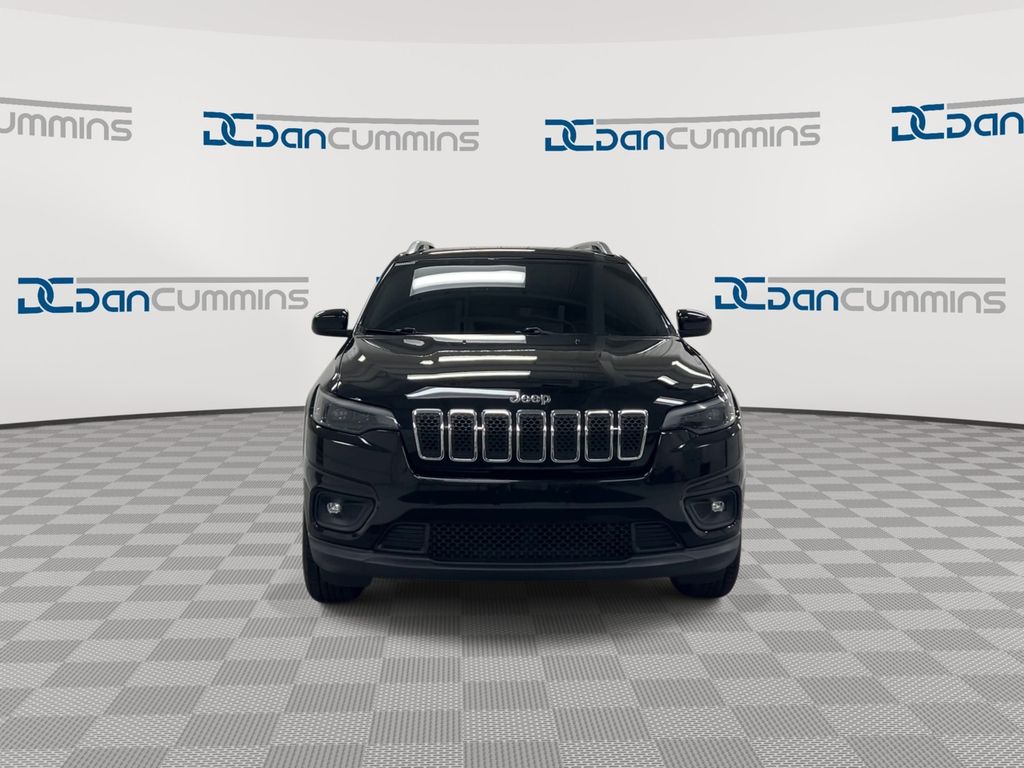 View vehicle photo 3