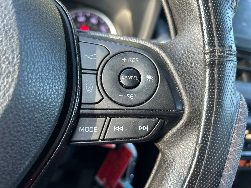 Thumbnail: 2021 Toyota RAV4 - 18