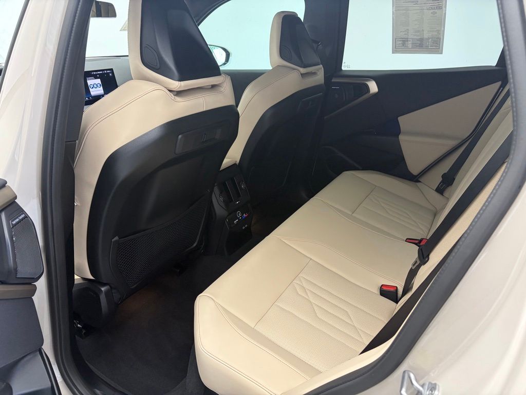 Thumbnail: 2025 BMW X3 - 12