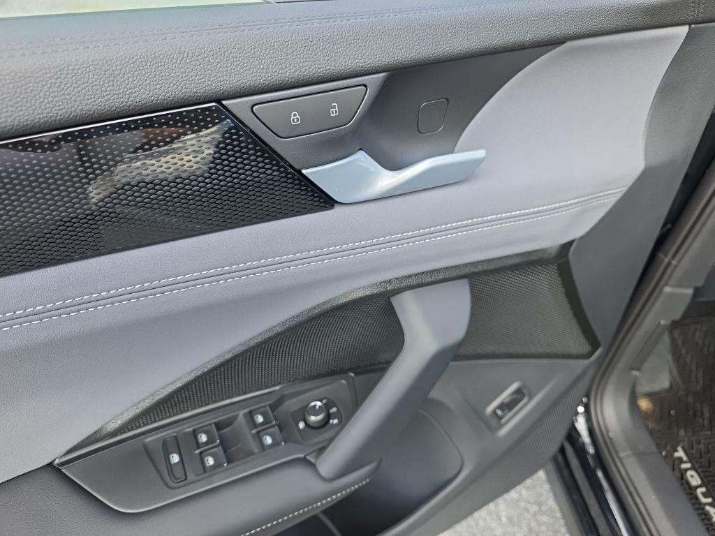 2026 Volkswagen Tiguan 2.0T SE - 9