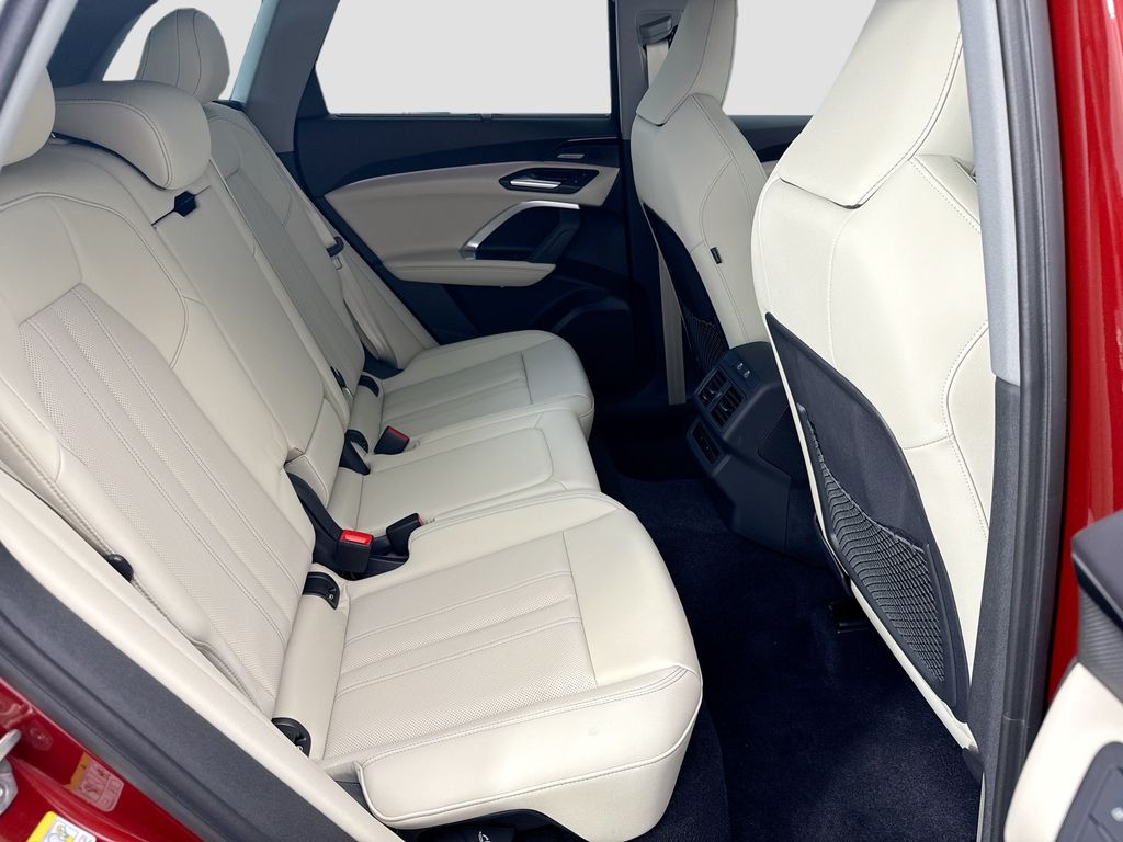 Thumbnail: 2025 Audi Q5 - 21