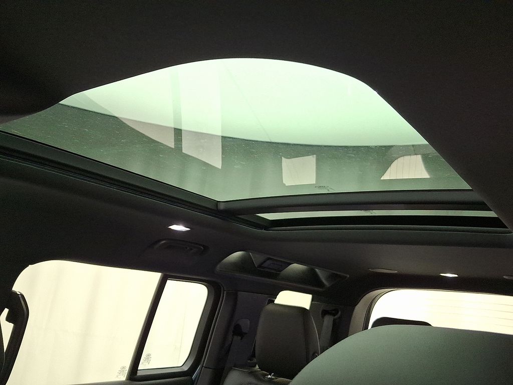 Thumbnail: 2026 Land Rover Defender - 10