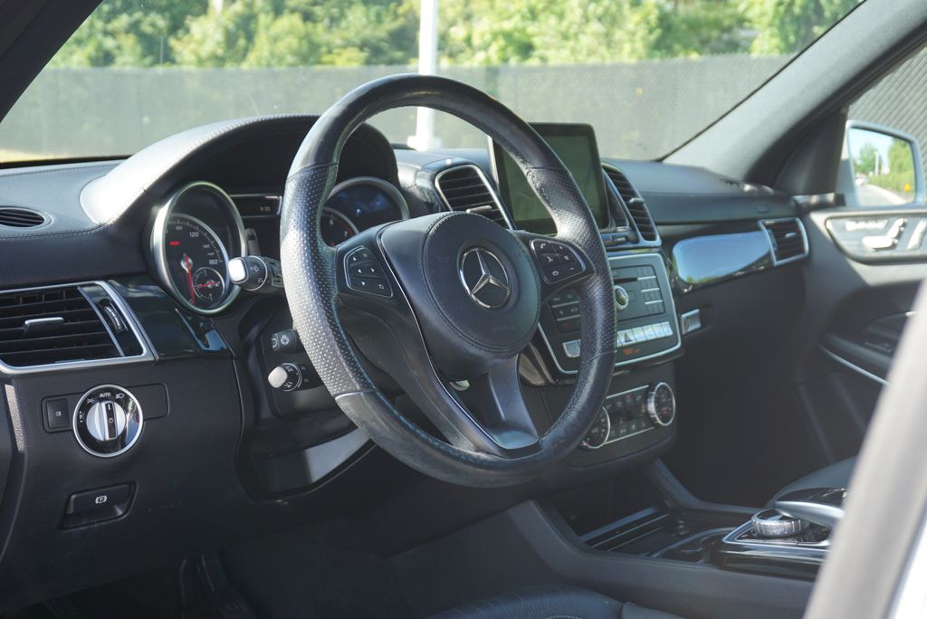 Thumbnail: 2017 Mercedes-Benz GLS - 10