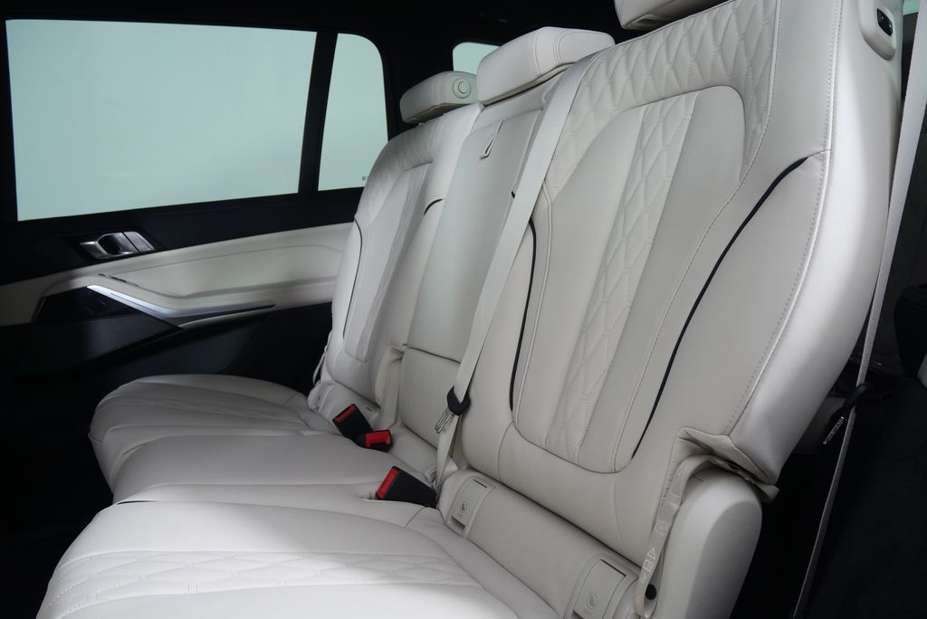 2026 BMW X7 xDrive40i 16