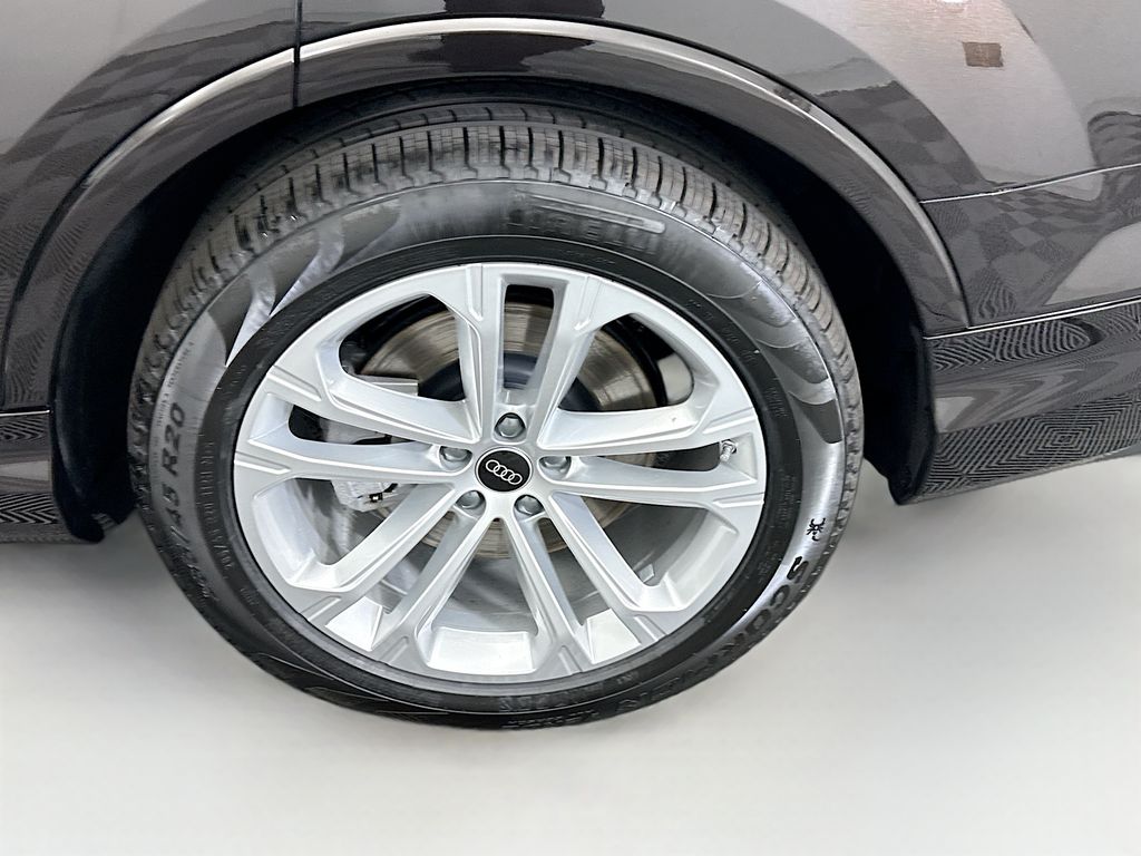 Thumbnail: 2026 Audi Q7 - 30