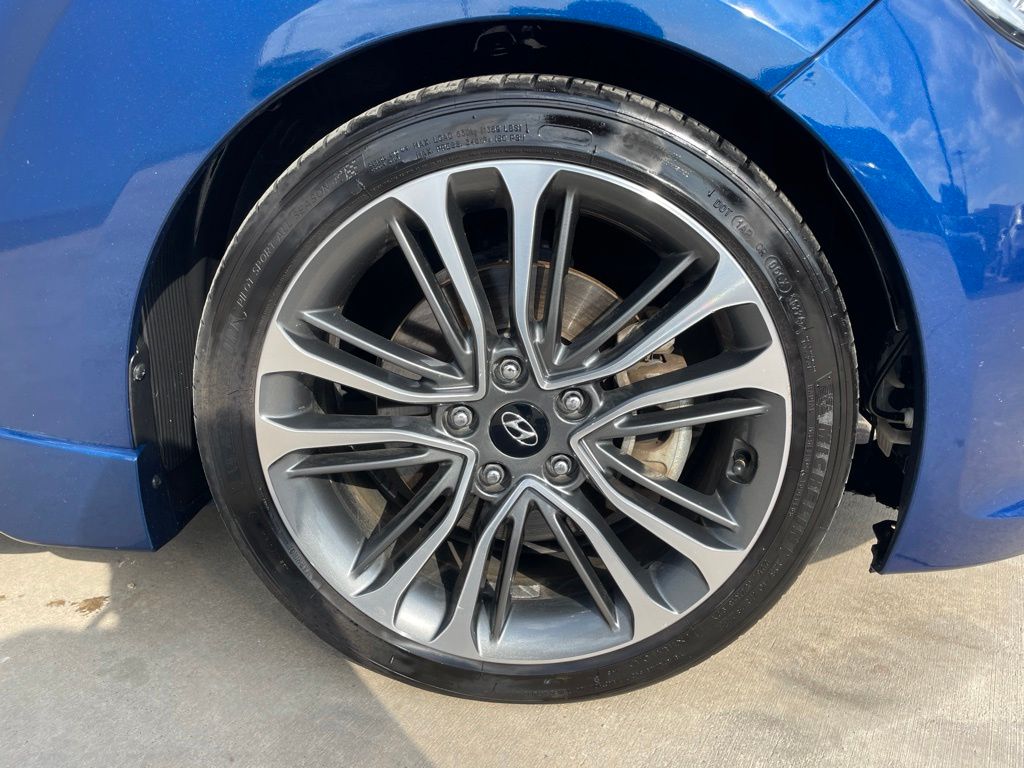 Used Car 2017 Hyundai Veloster  Turbo For Sale Under $10,000 In Georgetown, Texas