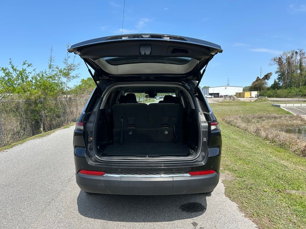 Thumbnail: 2023 Jeep Grand Cherokee L - 10