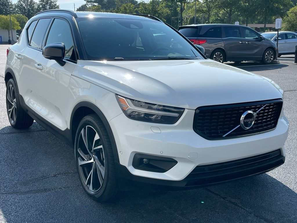 Thumbnail: 2021 Volvo XC40 - 8