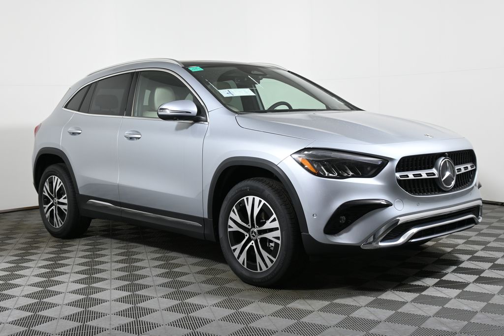 2025 Mercedes-Benz GLA 250 4MATIC 8