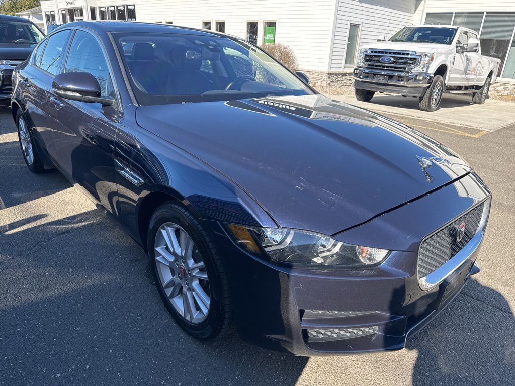 2017 Jaguar XE 25t Premium RWD
