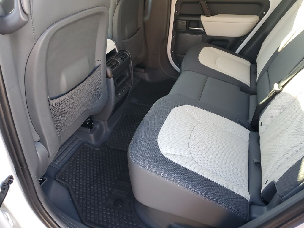 Used Car 2024 Land Rover Defender 110  X-dynamic Se For Sale Under $70,000 In Austin, Texas