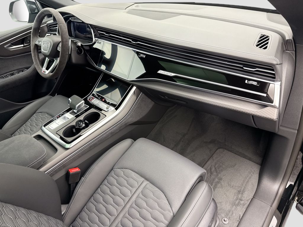 Thumbnail: 2026 Audi RS Q8 - 17