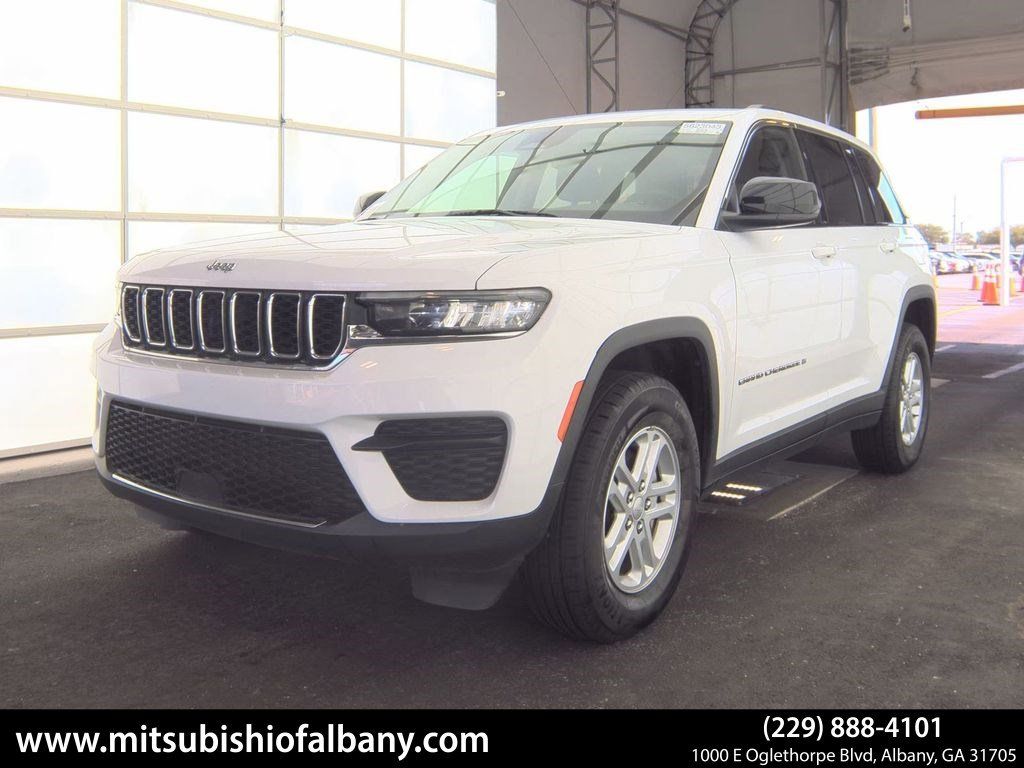2023 Jeep Grand Cherokee Laredo