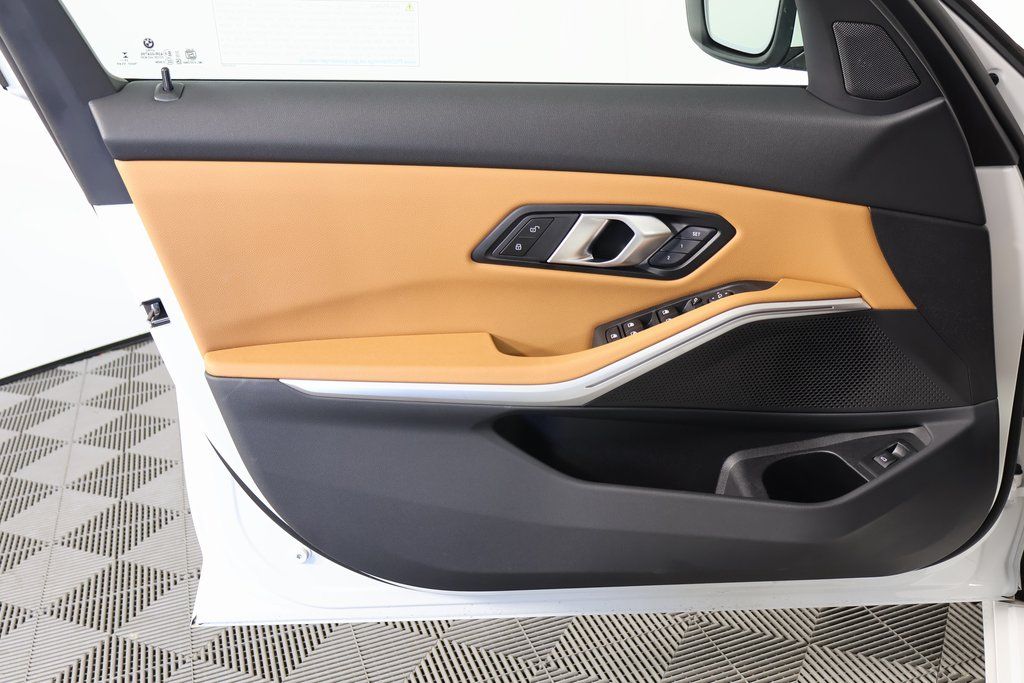 Thumbnail: 2025 BMW 3 Series - 12