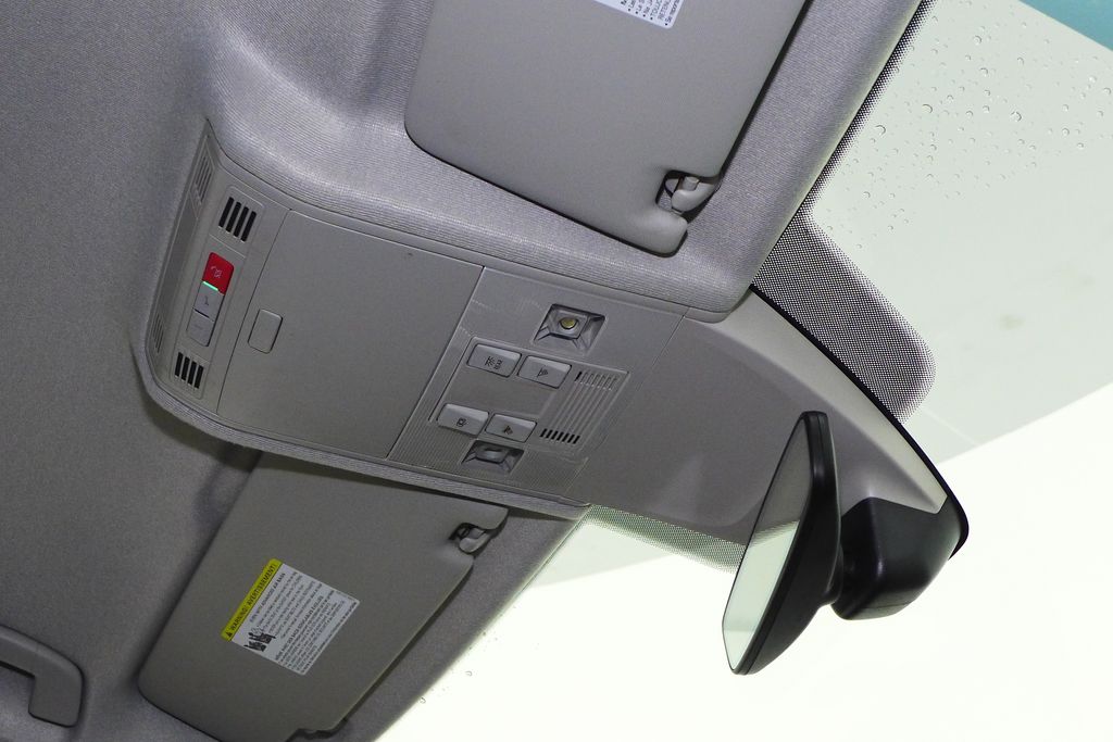 Thumbnail: 2023 Volkswagen Tiguan - 17