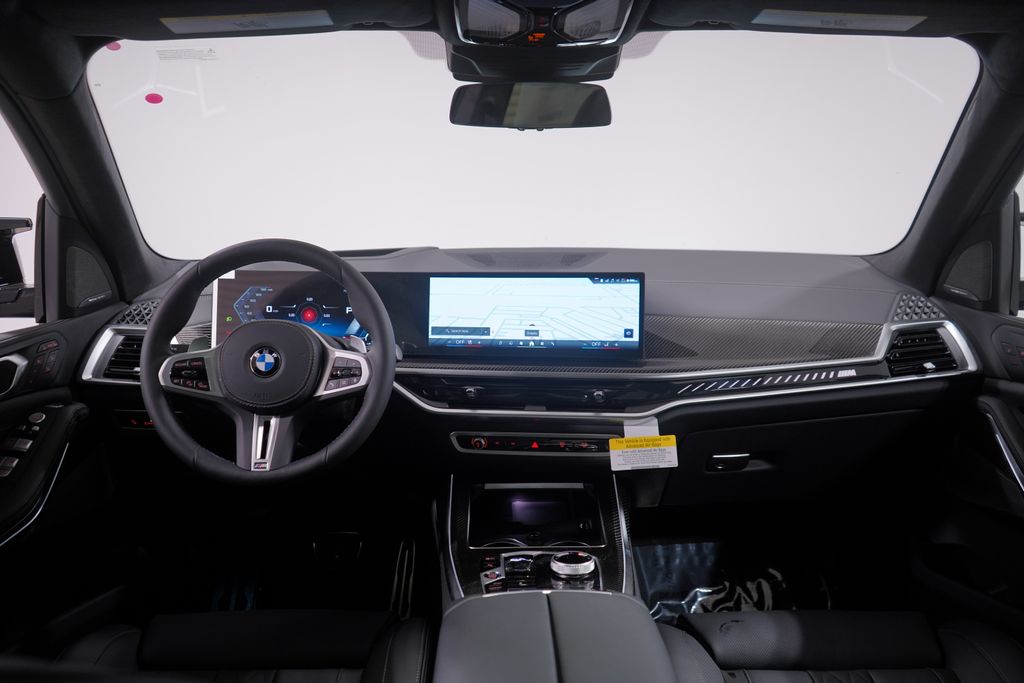 2025 BMW X7 M60i 11