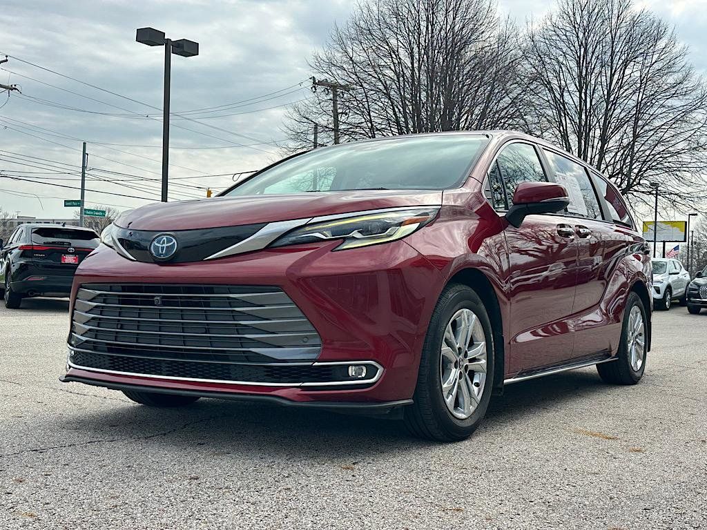 Toyota Sienna Platinum 7-Passenger AWD