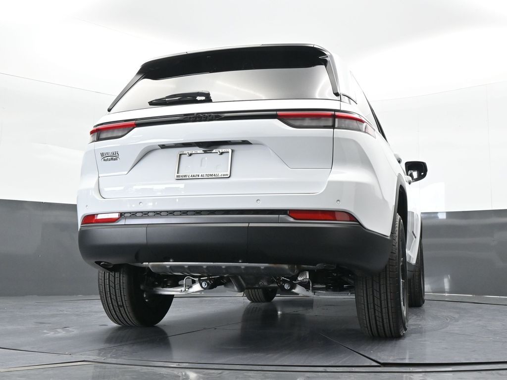 New 2026 Bright White Clearcoat Jeep Laredo image 55