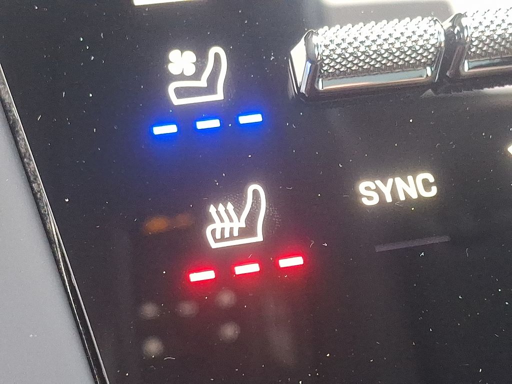 Thumbnail: 2026 Porsche Macan - 22