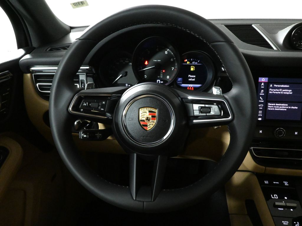 Thumbnail: 2025 Porsche Macan - 19