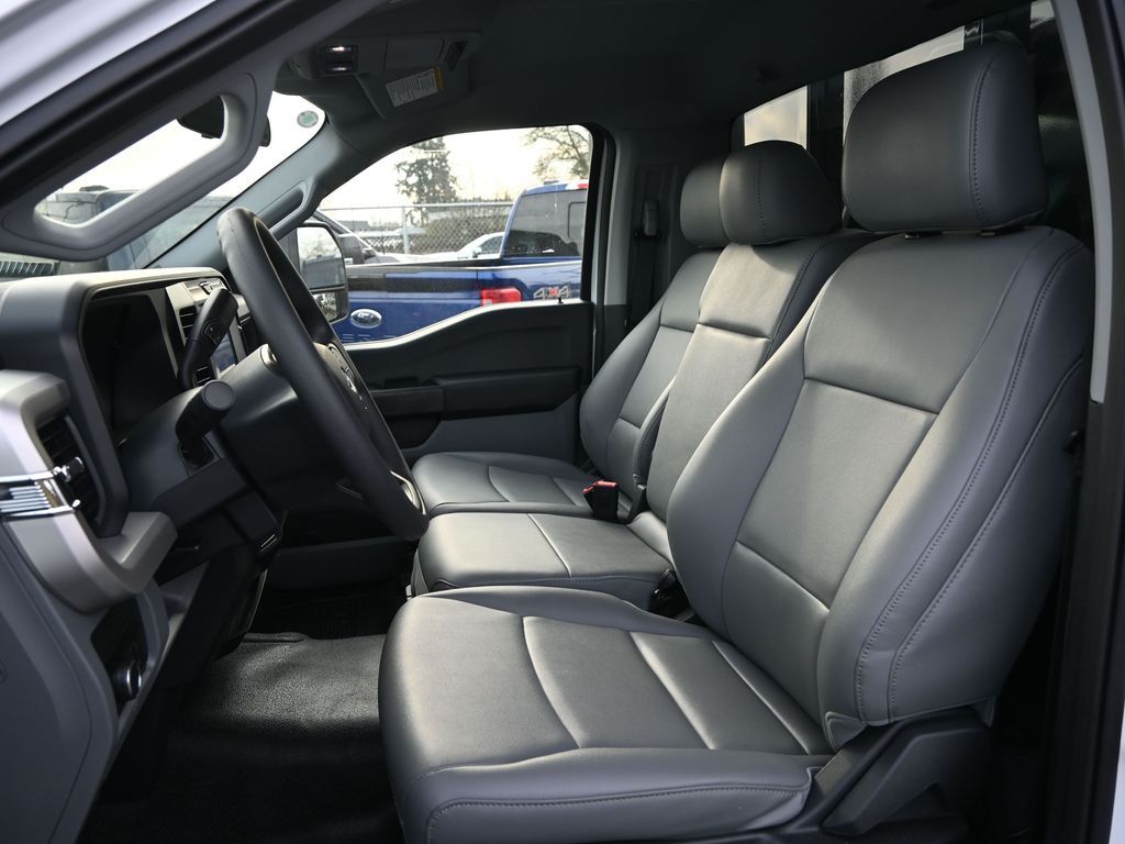 2025 Ford F-550 Chassis XL