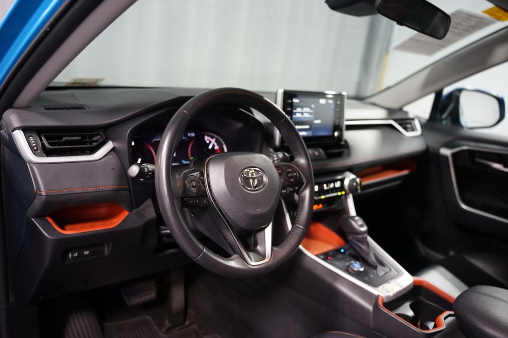 Thumbnail: 2021 Toyota RAV4 - 7