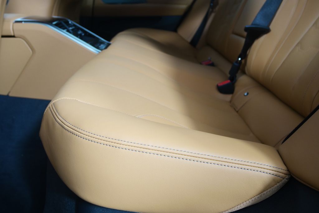 Thumbnail: 2026 BMW 8 Series - 15